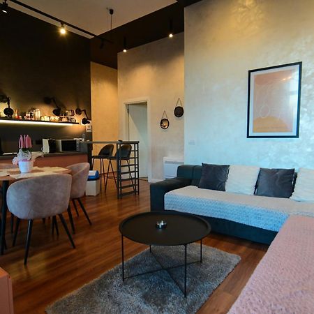 Stylish Two Bedroom House With Private Pool Tirana Værelse billede