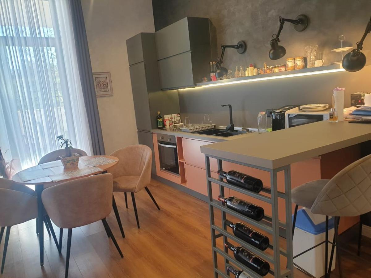 Stylish Two Bedroom House With Private Pool Tirana Eksteriør billede