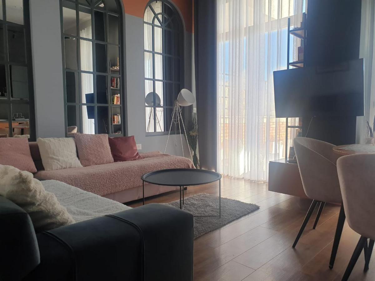 Stylish Two Bedroom House With Private Pool Tirana Eksteriør billede
