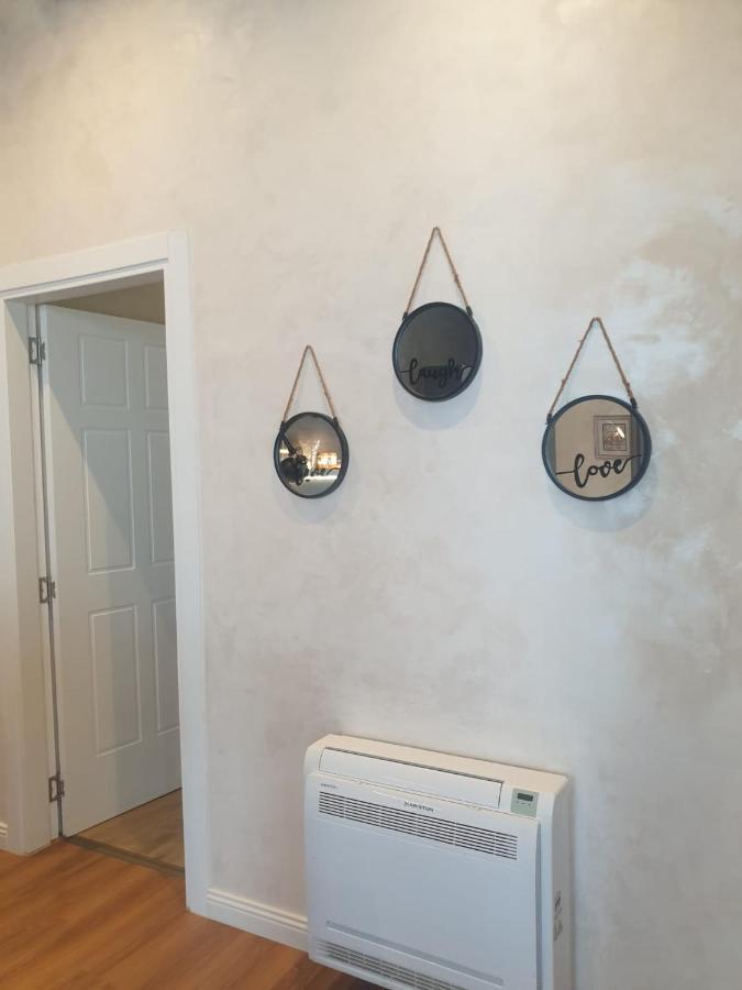 Stylish Two Bedroom House With Private Pool Tirana Eksteriør billede