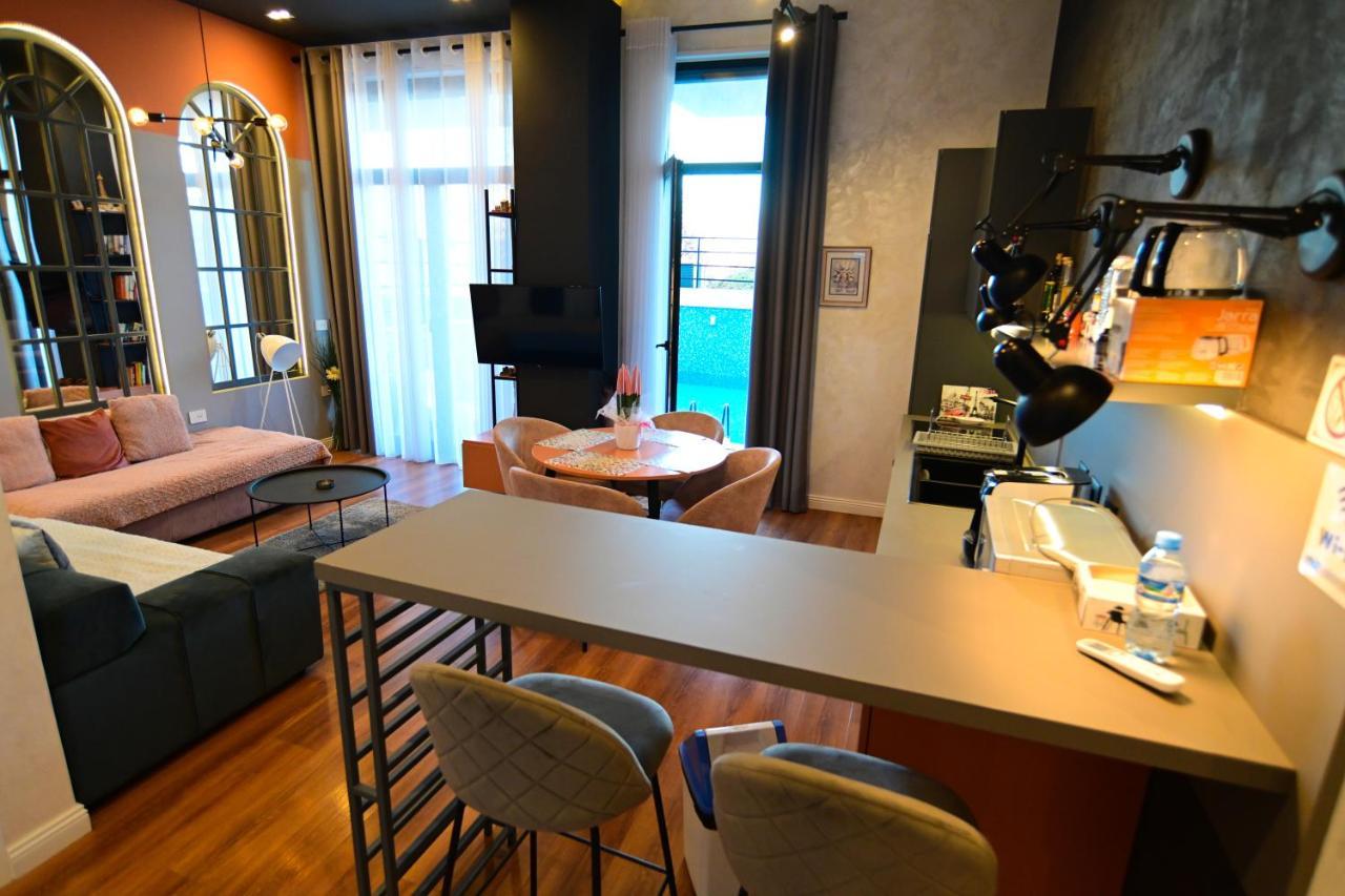 Stylish Two Bedroom House With Private Pool Tirana Eksteriør billede