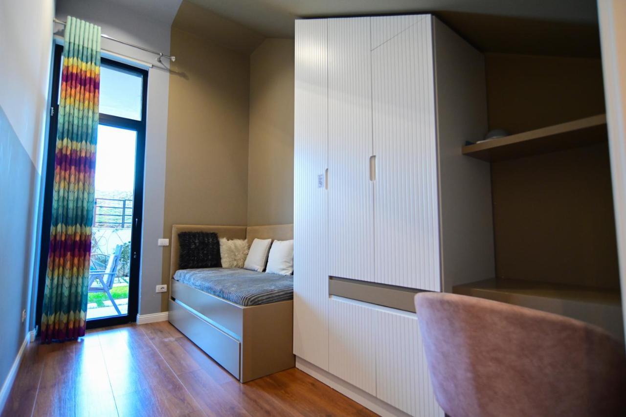 Stylish Two Bedroom House With Private Pool Tirana Eksteriør billede