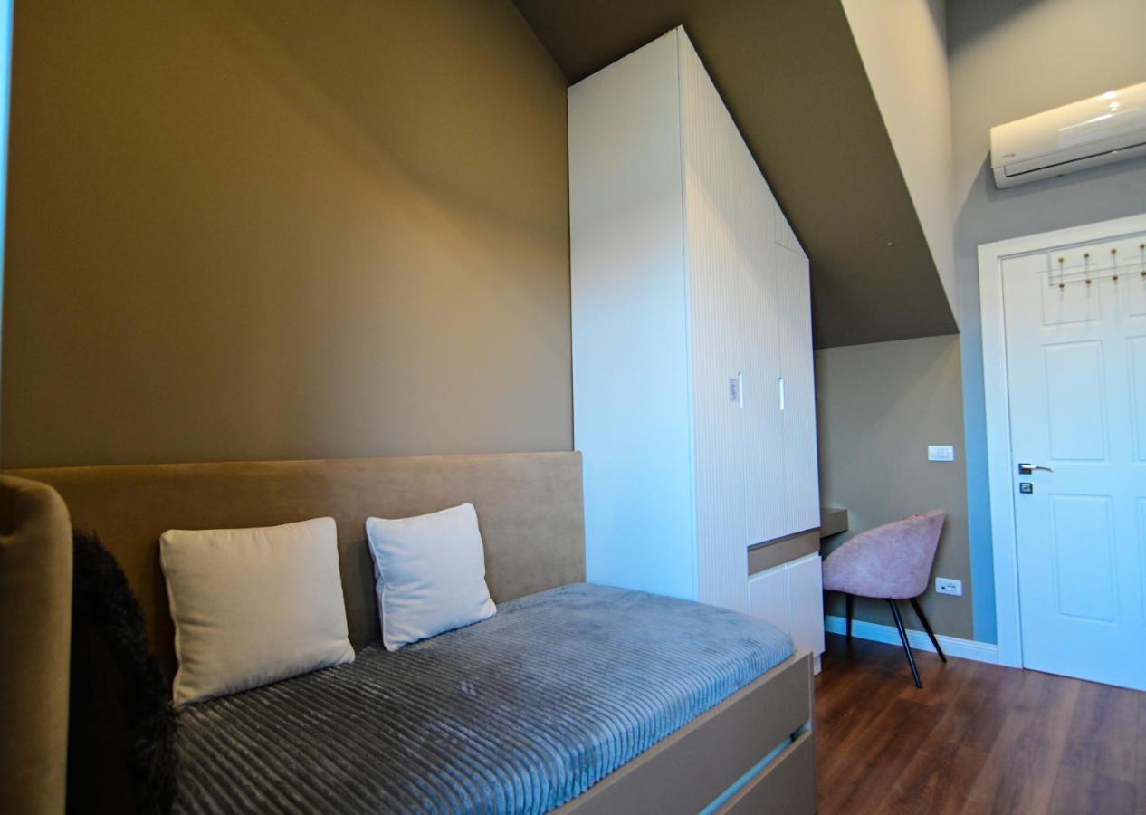 Stylish Two Bedroom House With Private Pool Tirana Eksteriør billede