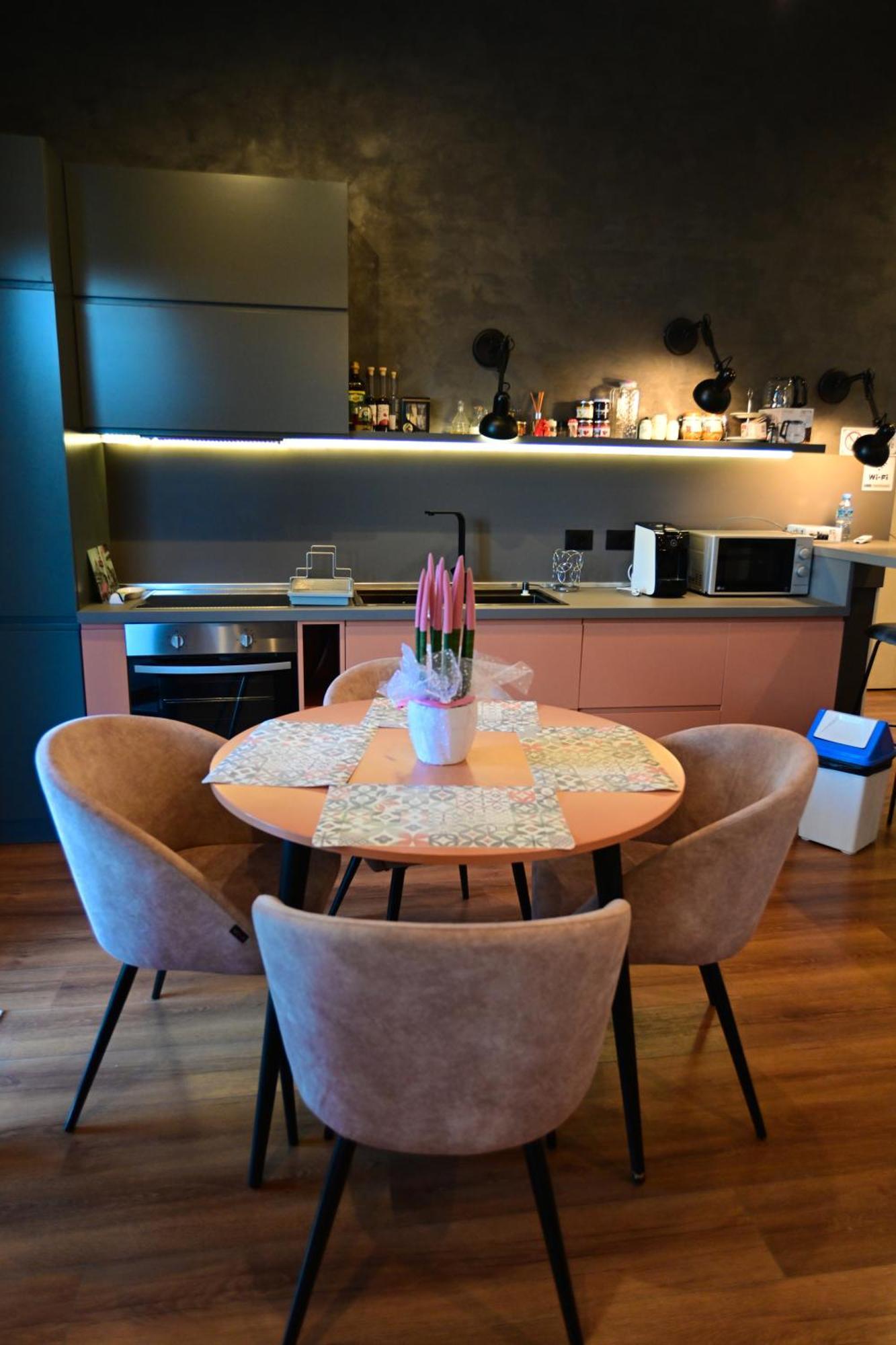 Stylish Two Bedroom House With Private Pool Tirana Værelse billede
